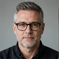 Portrait representing Miles Rowan, an AI professional