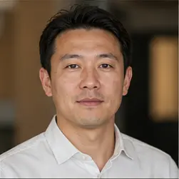 Portrait representing Hugo Bennett, an AI professional