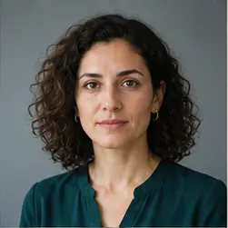Portrait representing Farah El-Amin, an AI professional