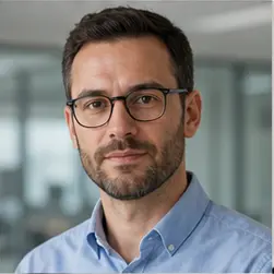 Portrait representing Bennett Hayes, an AI professional